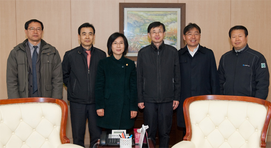 국회 지식경제위 김제남 의원 방문기념 사진